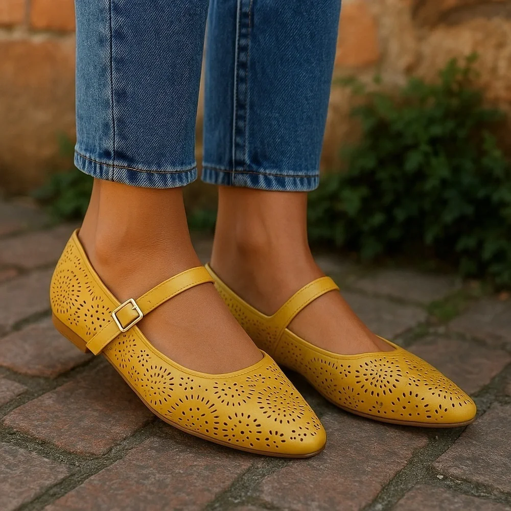 Cato | LASER CUT MARY JANE FLATS